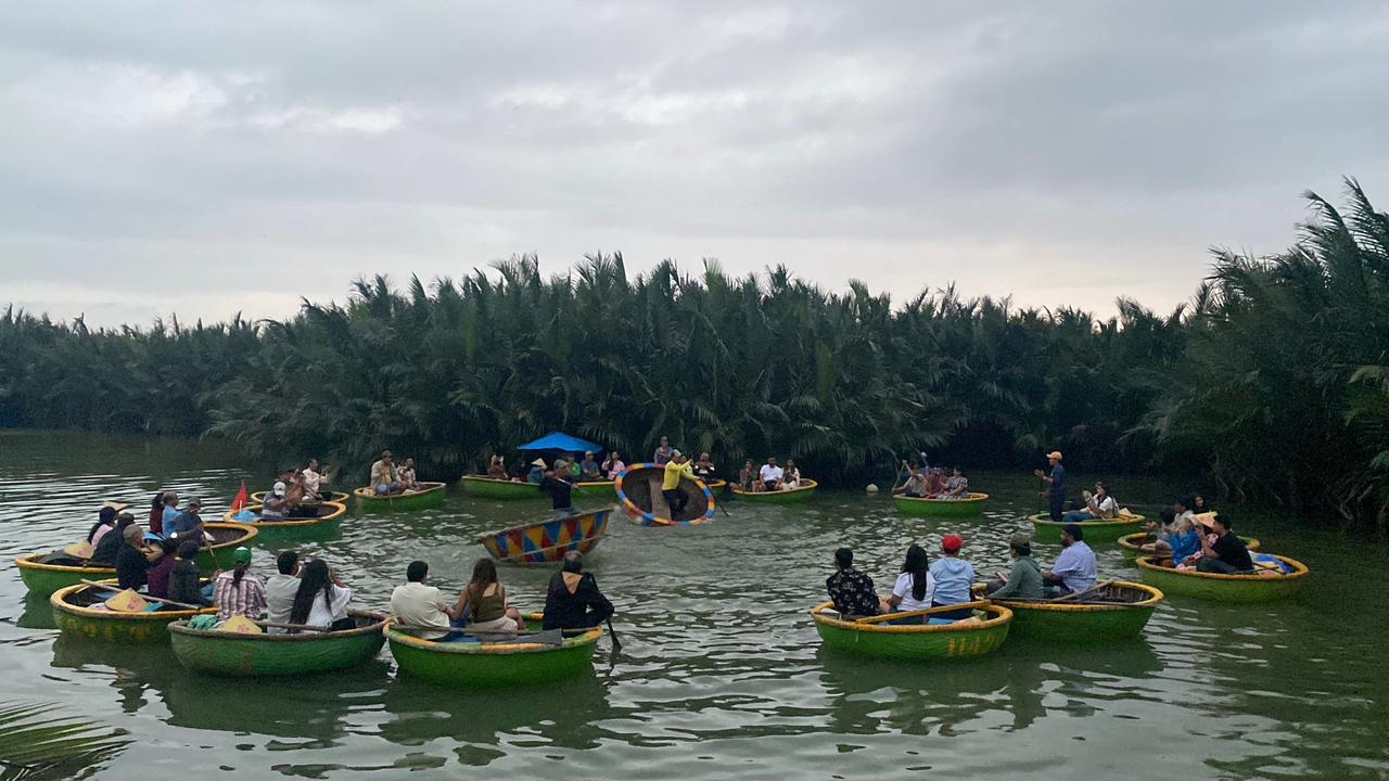 Dung Coconut Basket Boat Tour
